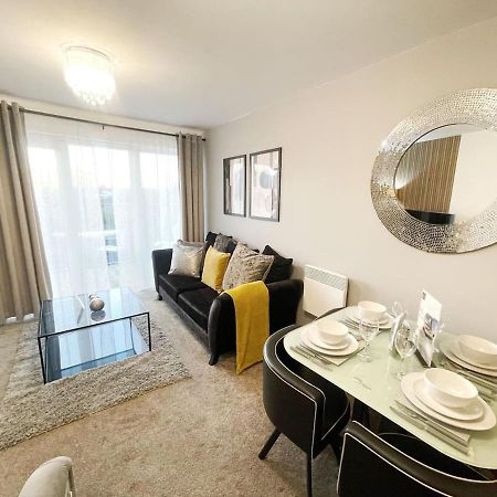 Cityfront Cosy Apt Near City Centre & Etihad Stadium, Free Parking Манчестър Екстериор снимка