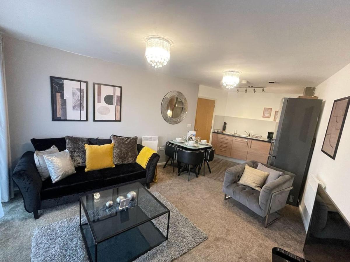 Cityfront Cosy Apt Near City Centre & Etihad Stadium, Free Parking Манчестър Екстериор снимка