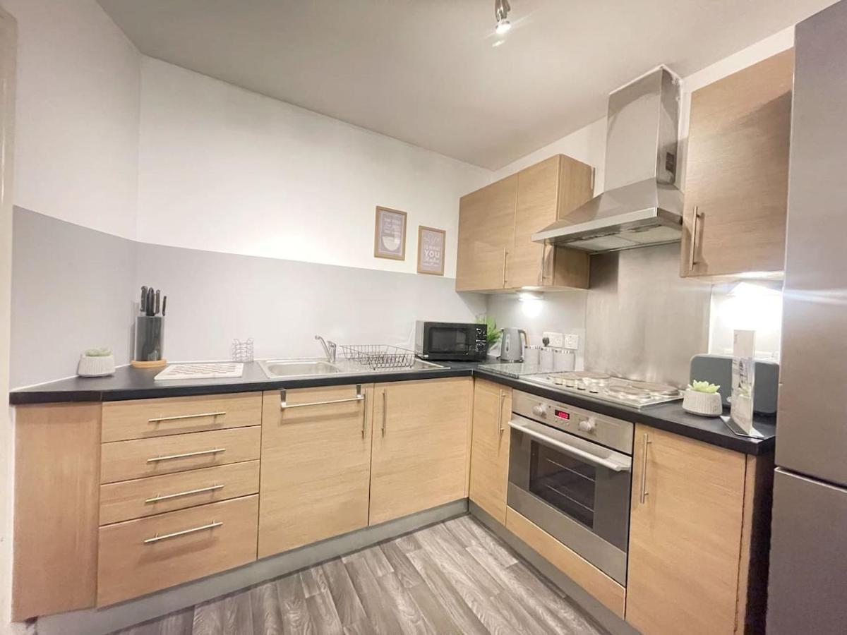 Cityfront Cosy Apt Near City Centre & Etihad Stadium, Free Parking Манчестър Екстериор снимка
