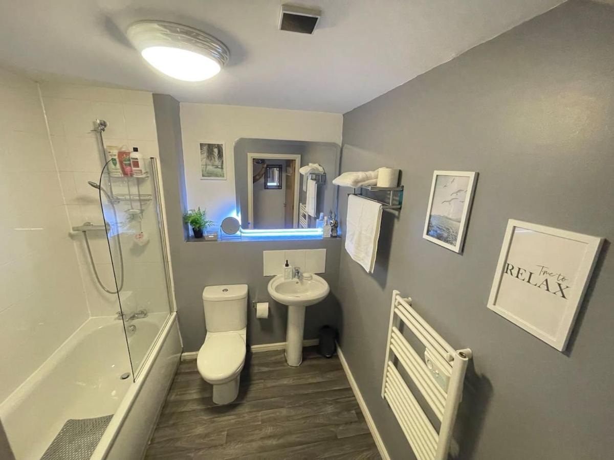 Cityfront Cosy Apt Near City Centre & Etihad Stadium, Free Parking Манчестър Екстериор снимка