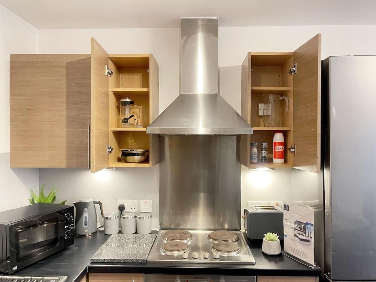 Cityfront Cosy Apt Near City Centre & Etihad Stadium, Free Parking Манчестър Екстериор снимка