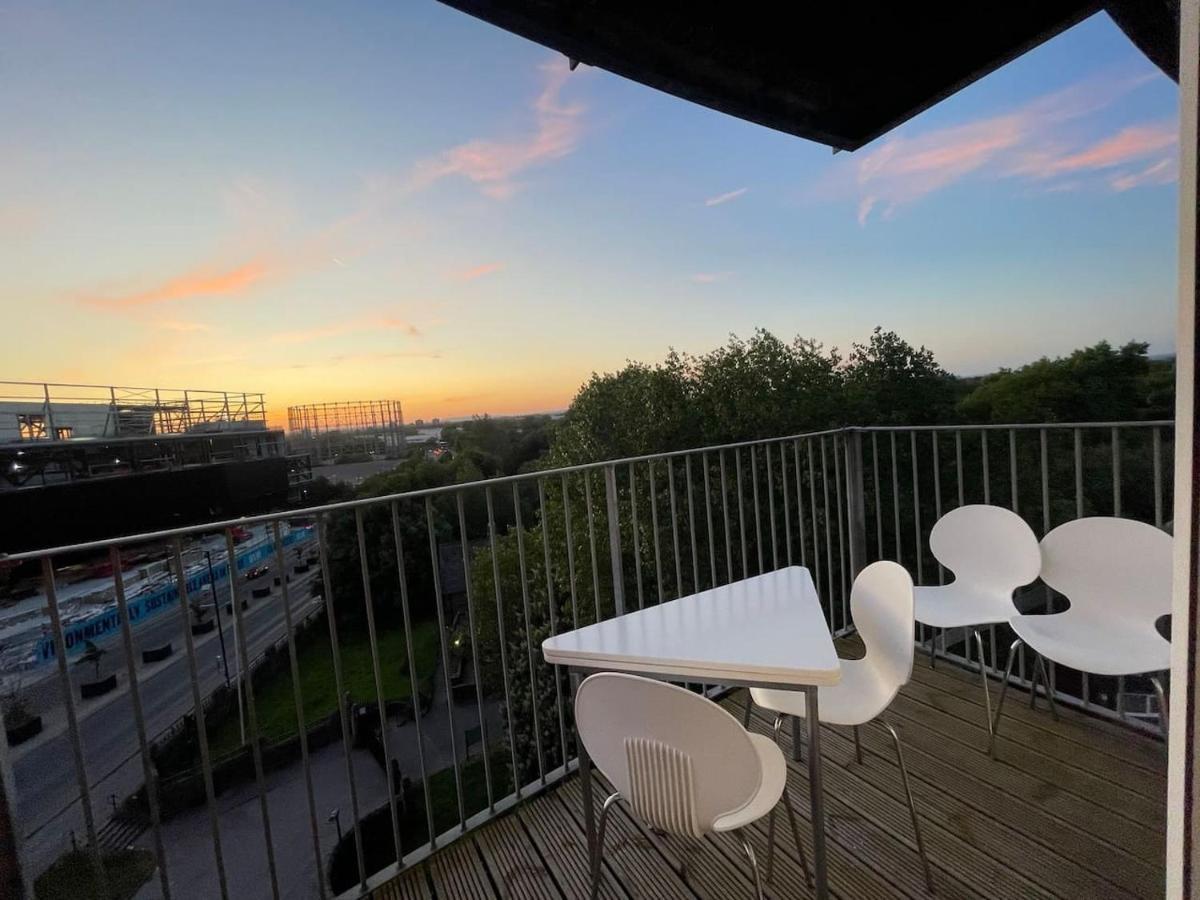 Cityfront Cosy Apt Near City Centre & Etihad Stadium, Free Parking Манчестър Екстериор снимка