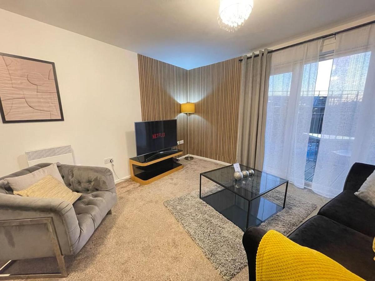 Cityfront Cosy Apt Near City Centre & Etihad Stadium, Free Parking Манчестър Екстериор снимка