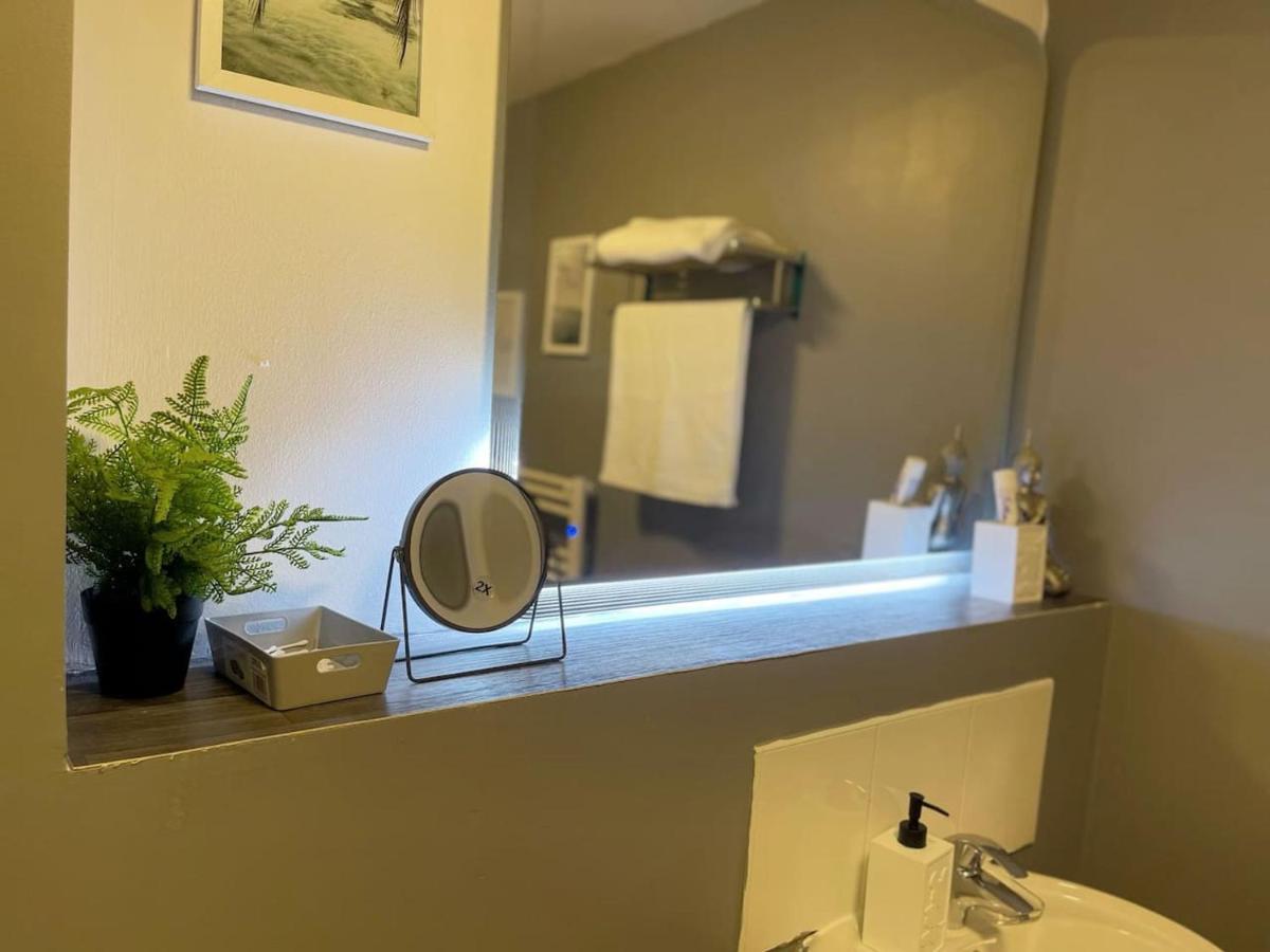 Cityfront Cosy Apt Near City Centre & Etihad Stadium, Free Parking Манчестър Екстериор снимка