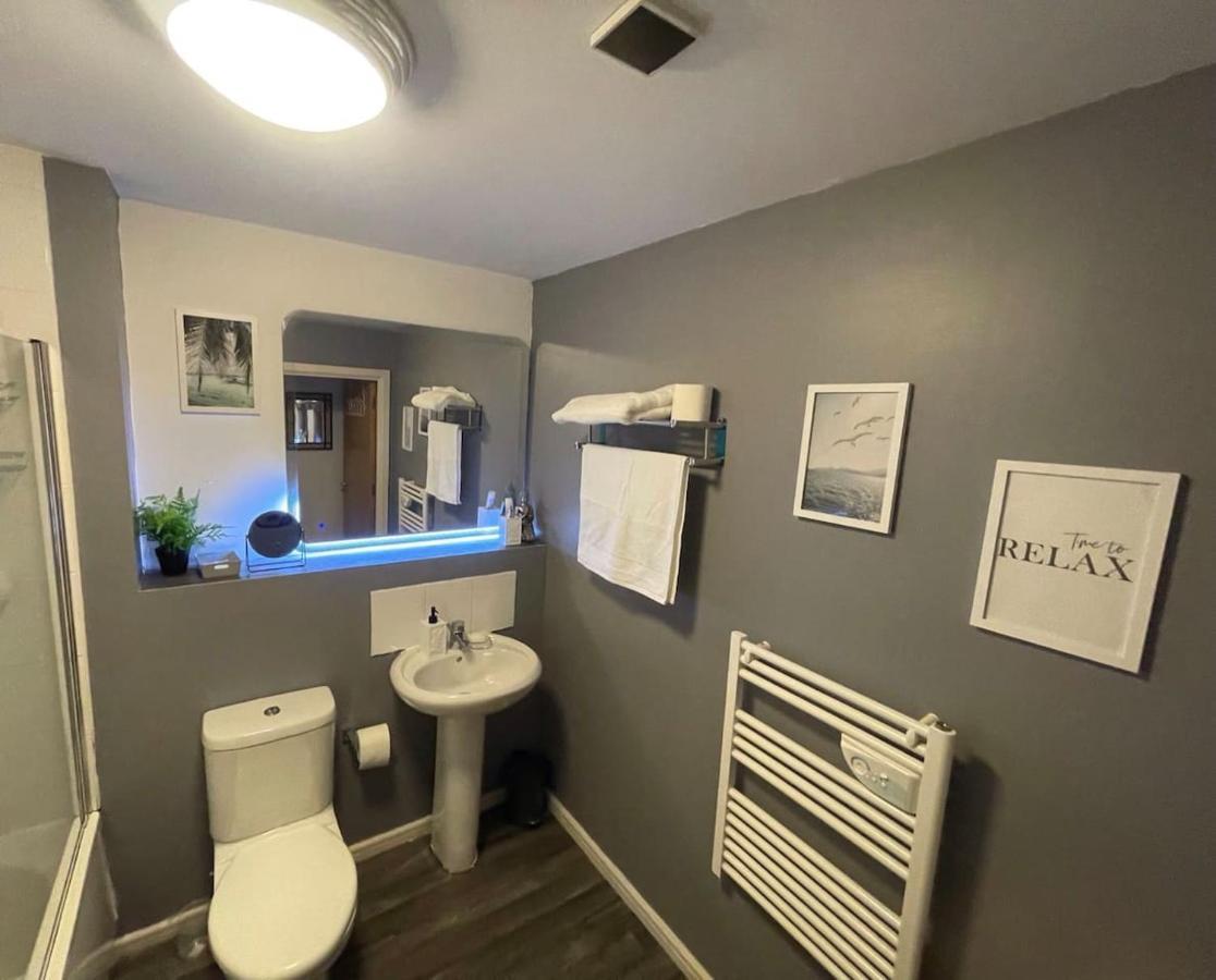 Cityfront Cosy Apt Near City Centre & Etihad Stadium, Free Parking Манчестър Екстериор снимка